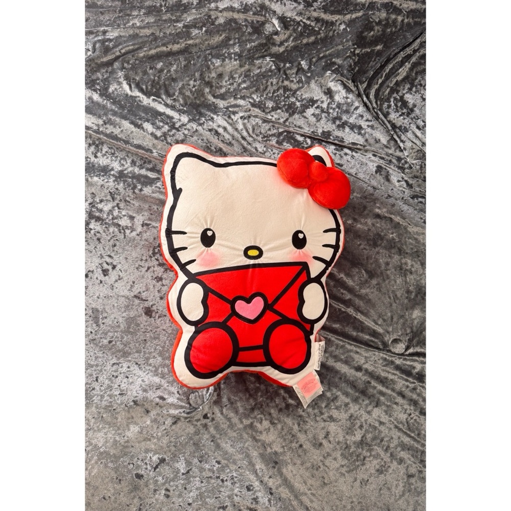 Hello Kitty Valentine’s Day Pillow!